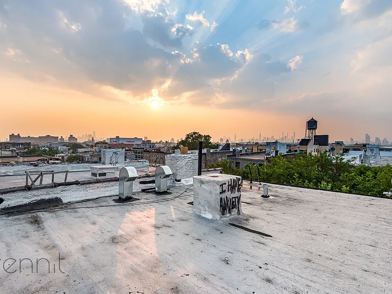 127 Thames St #3L — Photo 12