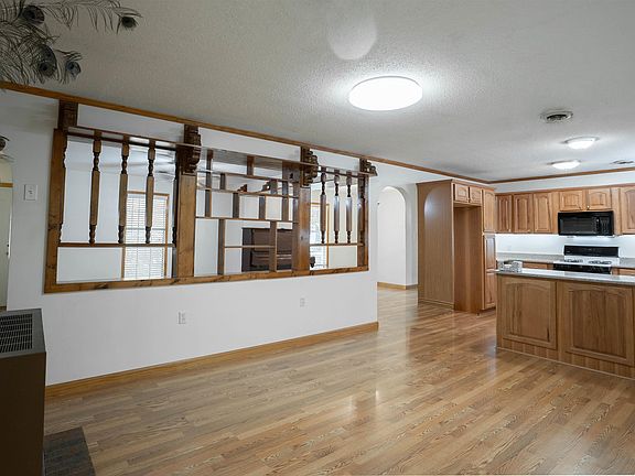 4th image of 188 Higgins Rd