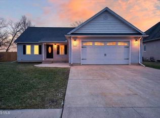 1720 Wexford Dr, Bowling Green, OH 43402