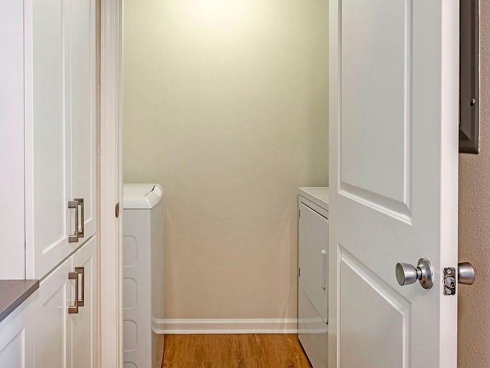 In-unit laundry