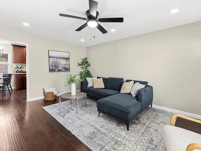 232 Olive Pl — Photo 3