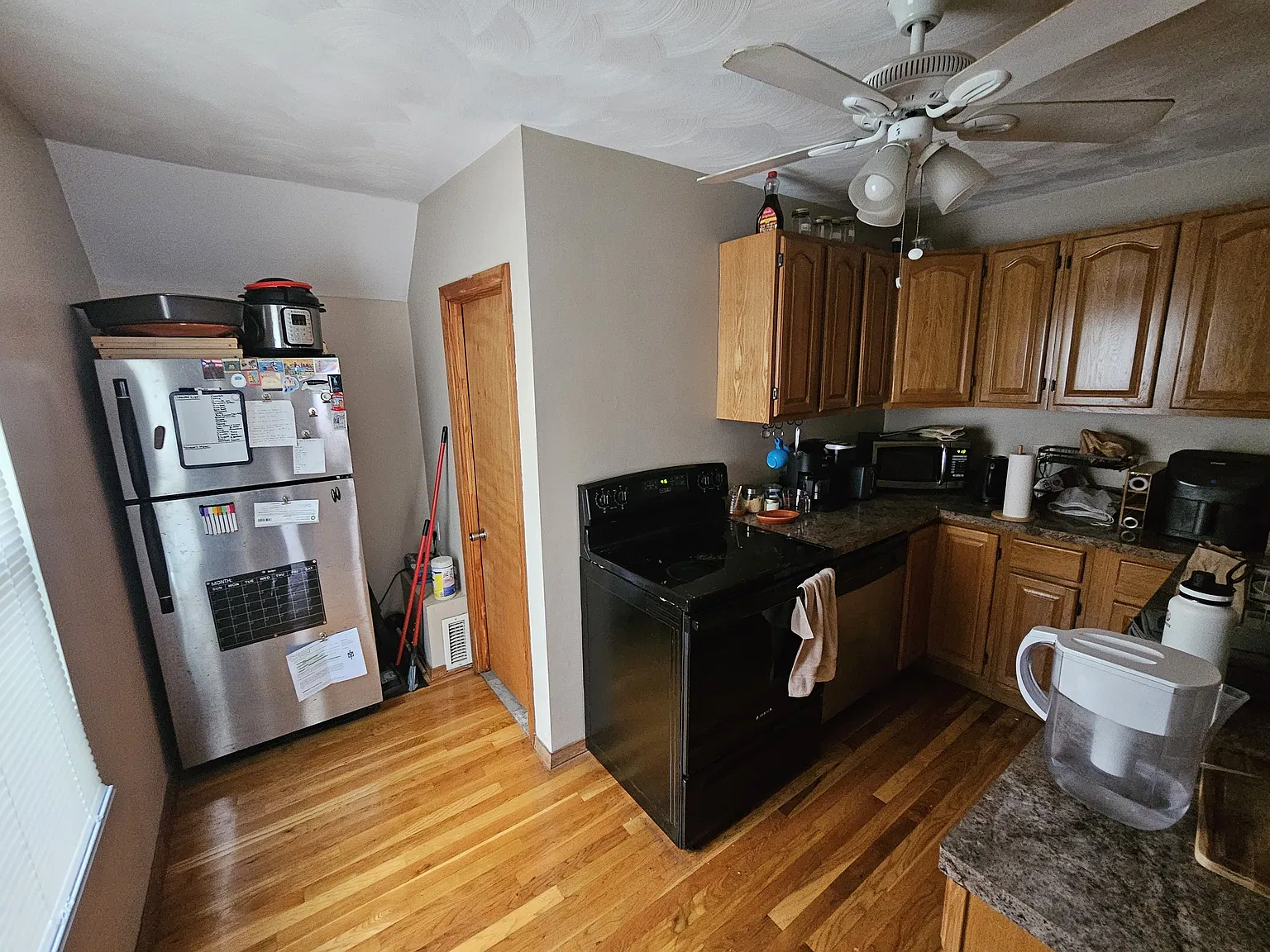2 bed, 1000 sqft, $2,350 — Photo 2
