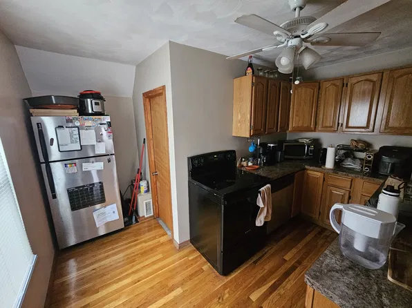 42 Glenwood Ave APT 4, Cranston, RI 02910