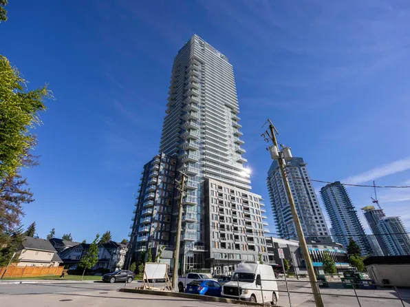 567 Emerson St #2502, Coquitlam, BC V3J 0G3
