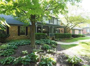 692 Morningside Dr, Zionsville, IN 46077