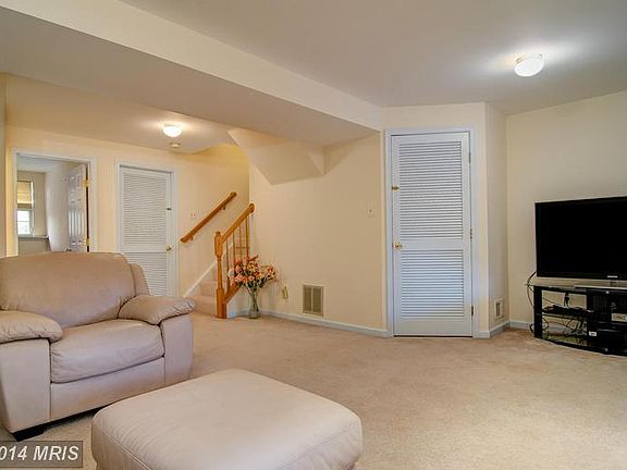 5th image of 6249 Abbottsbury Row