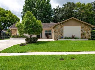 2975 Meadow Wood Dr, Clearwater, FL 33761