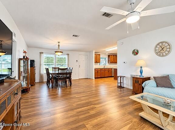 4th image of 7628 Boxelder Rd