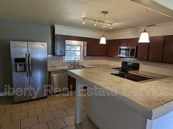 3rd image of 214 Honey Lane Cir