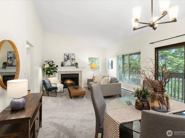 4401 216th Street SW #C, Mountlake Terrace, WA 98043