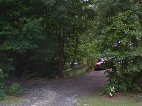 498 Cane Creek Dr, Pell City, AL 35125