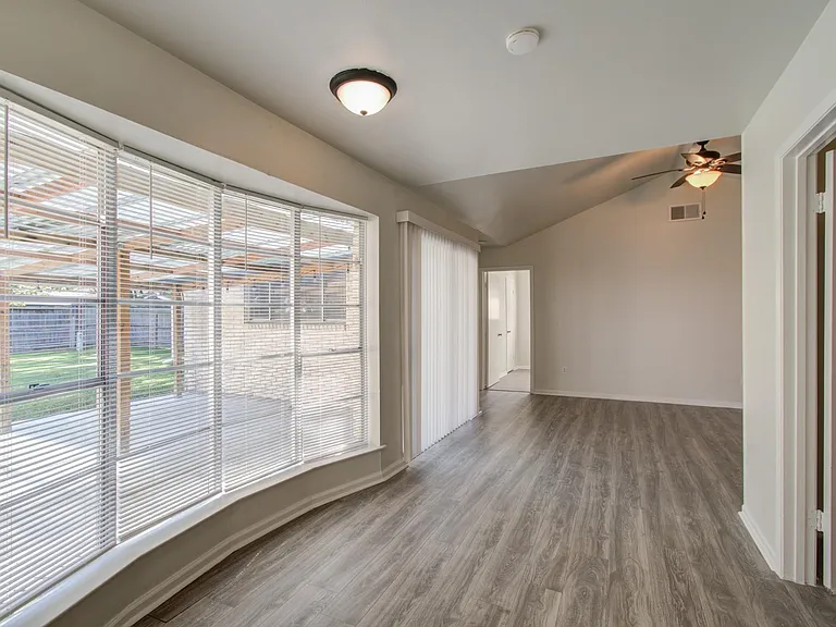 15611 La Casa Ln — Photo 12
