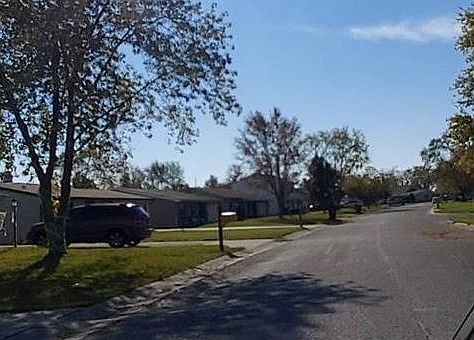 3rd image of 1703 Woodhurst Dr