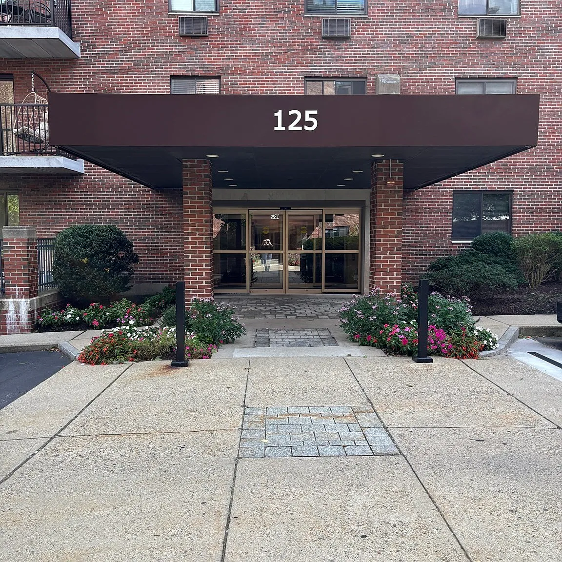 2 bed, 2.0 bath, 1085 sqft, $3,750 — Photo 1