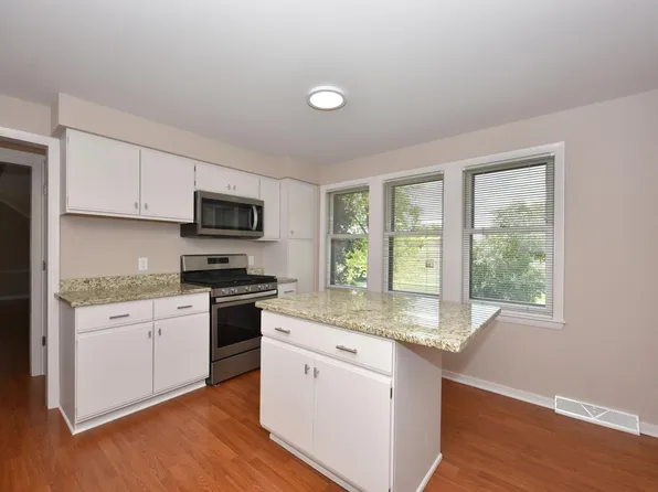 248 Green Bay Rd, Thiensville, WI 53092