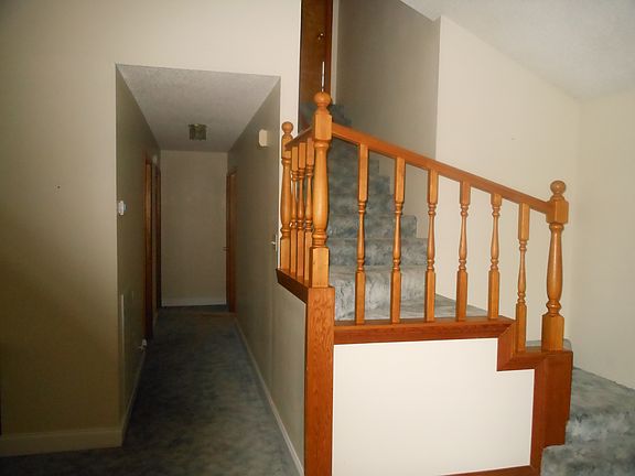 hall/stairs to third bedroom