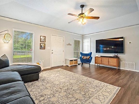 5th image of 7201 Pecan Terrace Dr