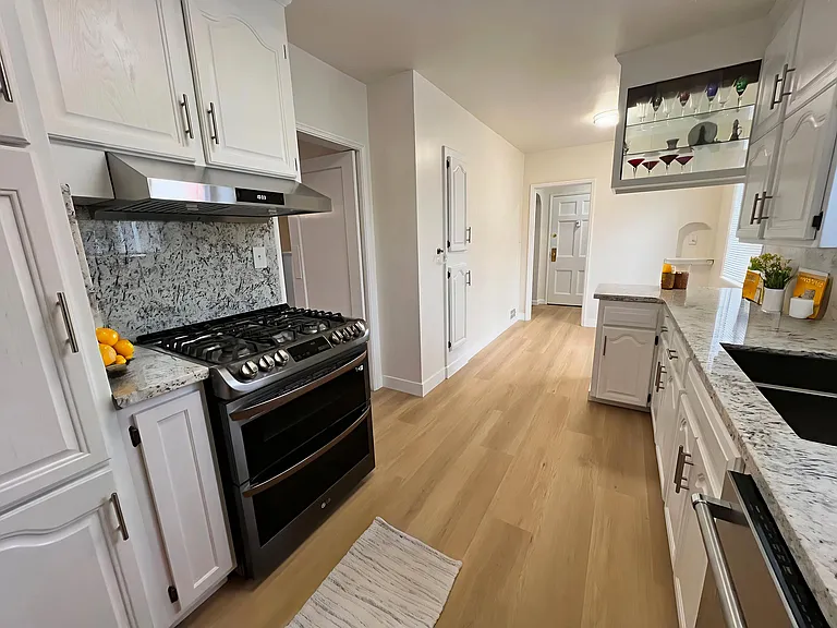 204 Haight Ave — Photo 3