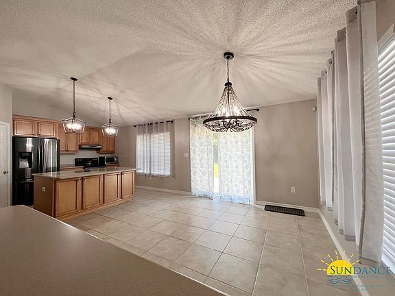 4th image of 1620 Jennifer Ct