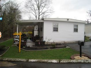 101 Valley Ln, Norristown, PA 19403