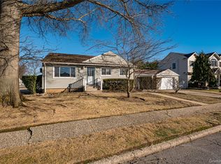 1433 Bowers Dr, Seaford, NY 11783