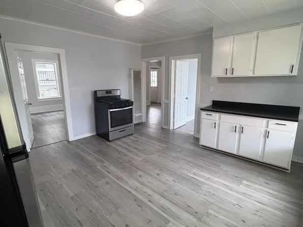83 Pine St #2, Southbridge, MA 01550