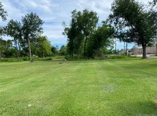 217 W Darbonne St, Sulphur, LA 70663