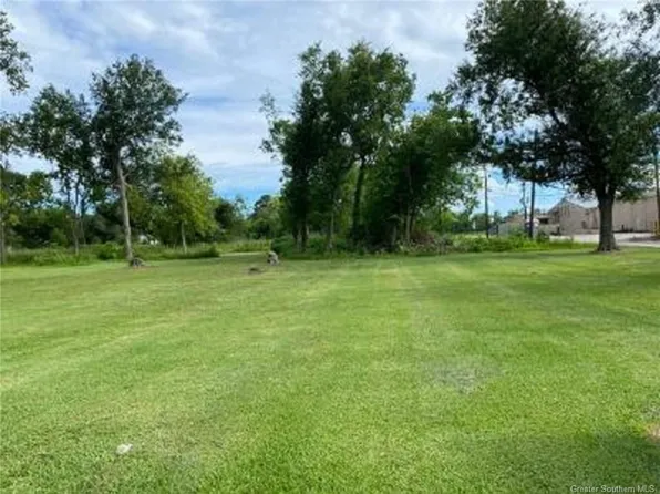 217 W Darbonne St, Sulphur, LA 70663