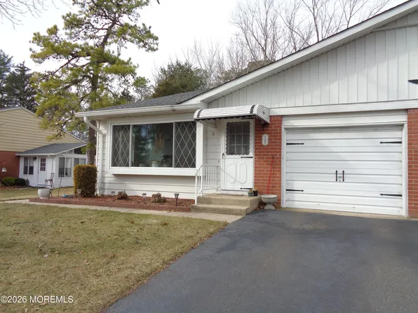 1 A Mohican Lane, Whiting, NJ 08759