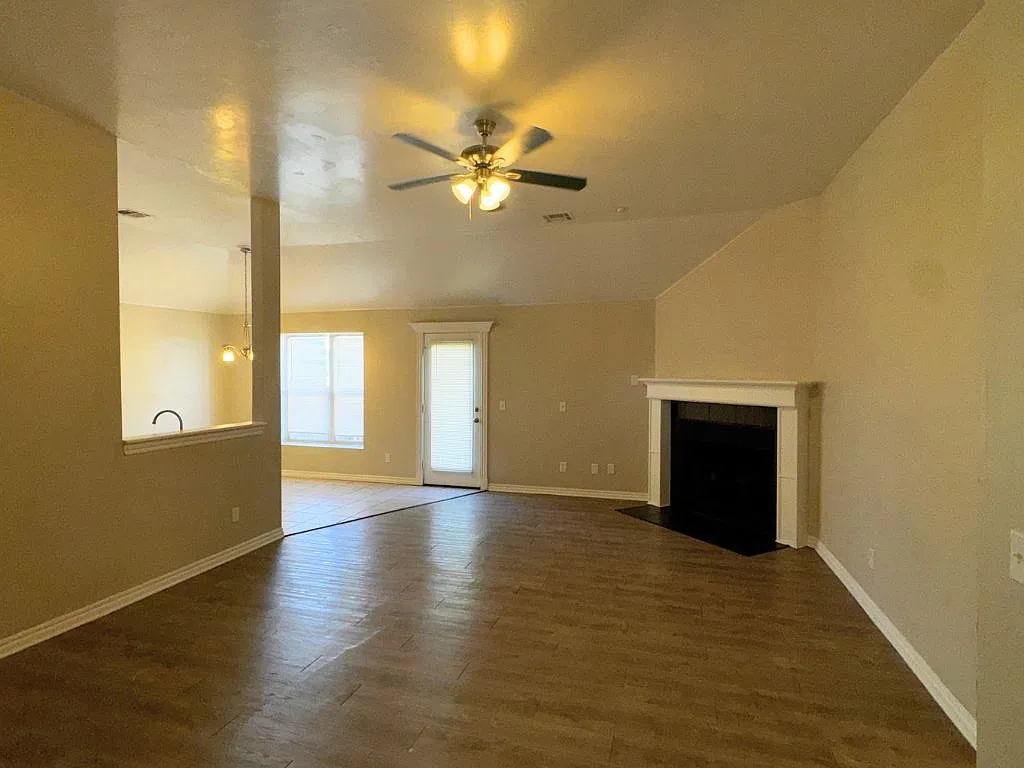 1801 Tudor Pl. Moore, OK 73160 — Photo 4