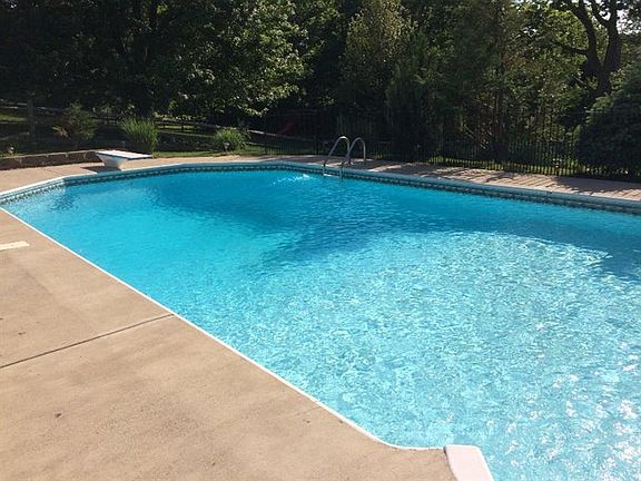 2nd image of 7709 Devonwood Dr