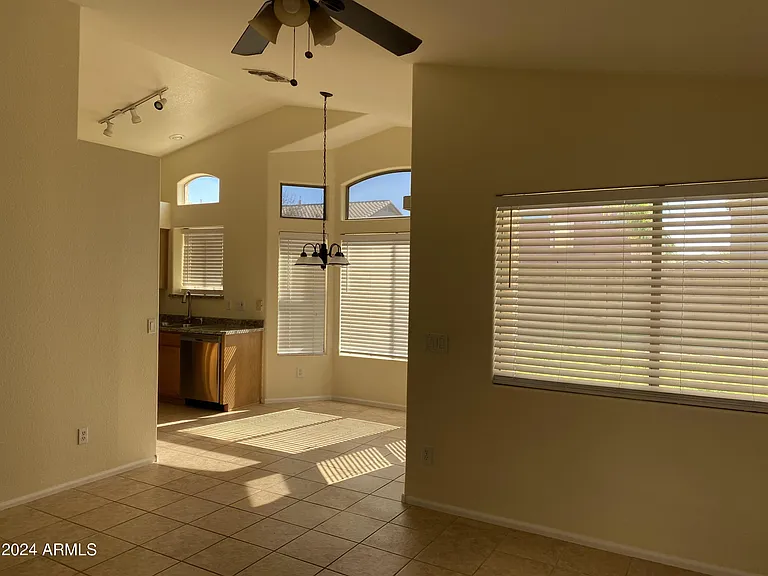 11519 E Persimmon Ave — Photo 2