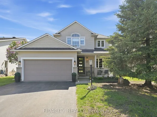 24 Sirocco Cres, Ottawa, ON K2S 1Z7
