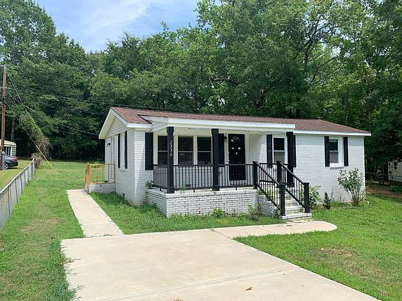3rd image of 2336 Circle Dr