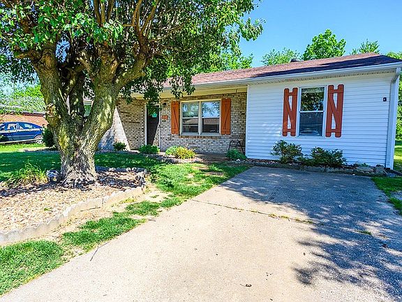 2nd image of 2112 Carpenter Dr