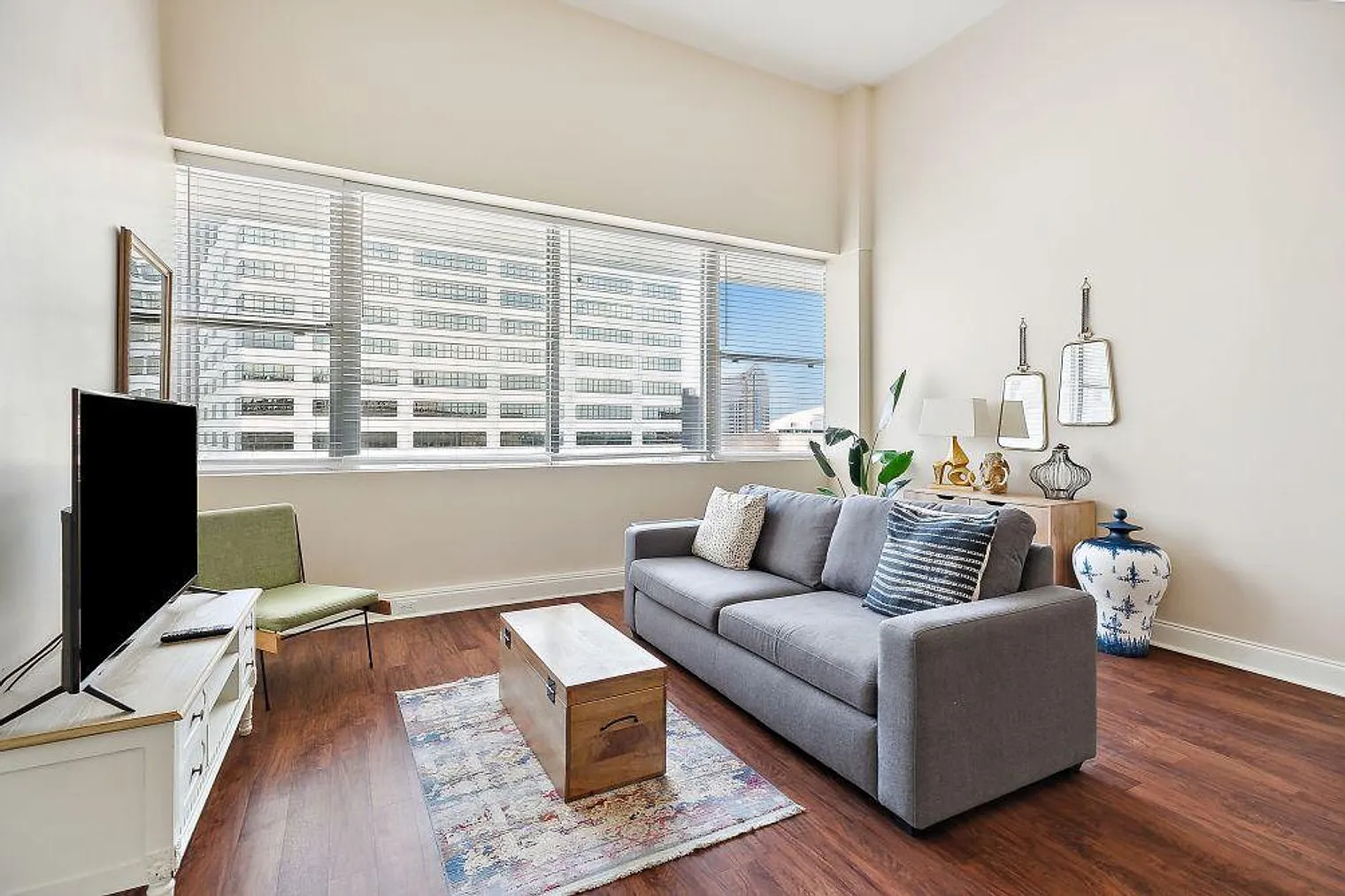 1 bed, 2.0 bath, 430 sqft, $4,203 — Photo 1