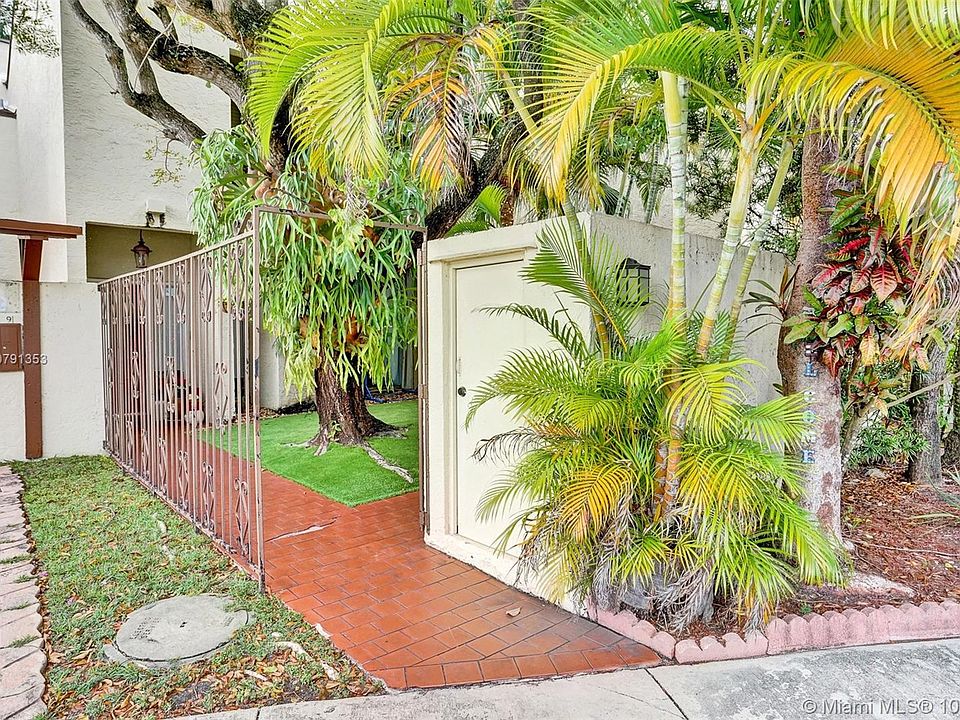 1st image of 9135 Fontainebleau Blvd APT 6