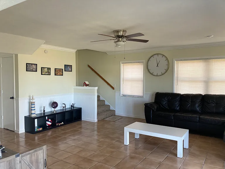 1006 Marble Ave — Photo 5