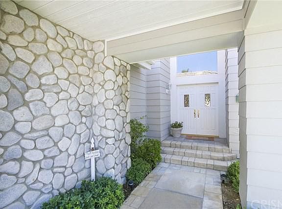 3rd image of 27314 Brighton Ln