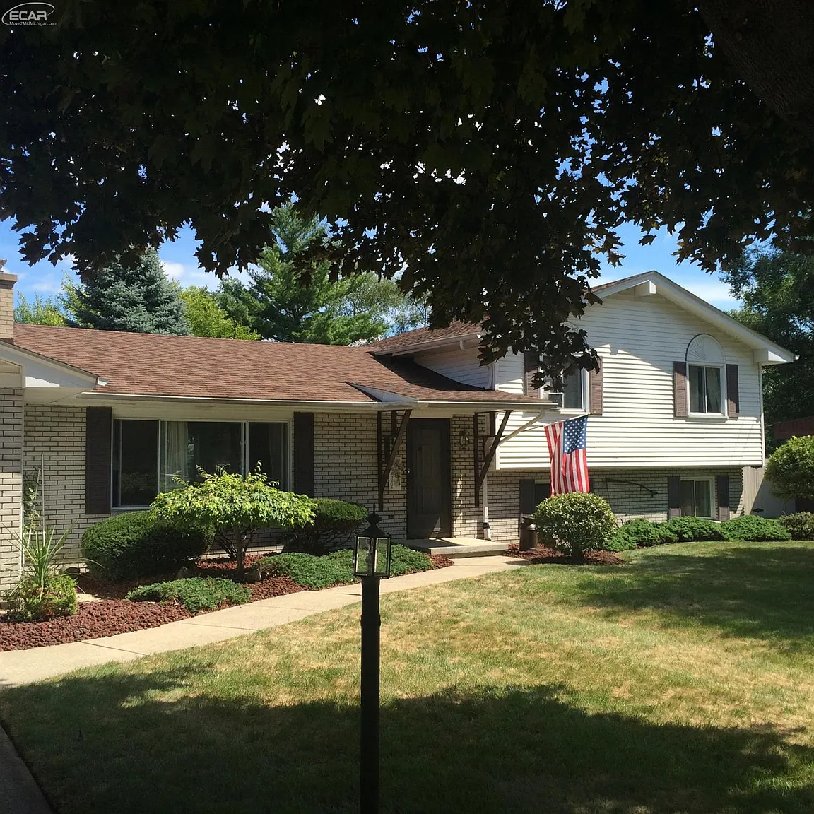 3076 Sherwood St photo 1