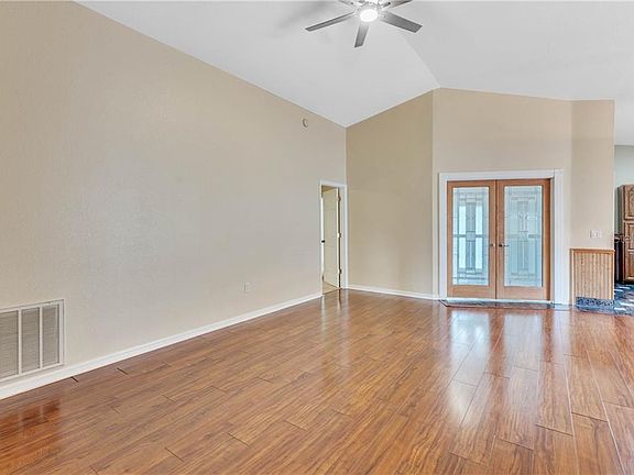 5th image of 12 Saint Kitts Cir