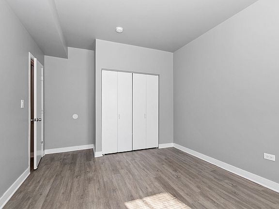 4th image of 7401 S Kingston Ave #2507-2E