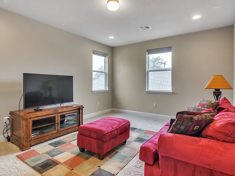 7100 Trissino Dr — Photo 10