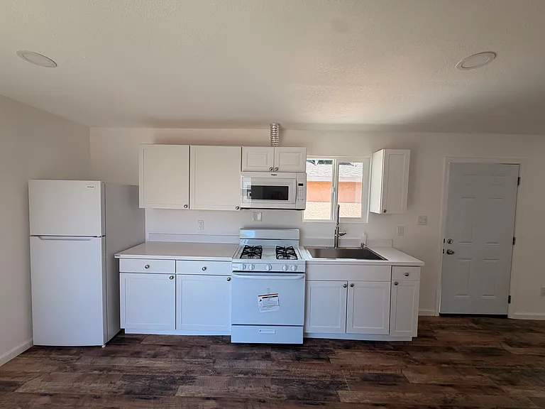 4 Covington Dr #A — Photo 2