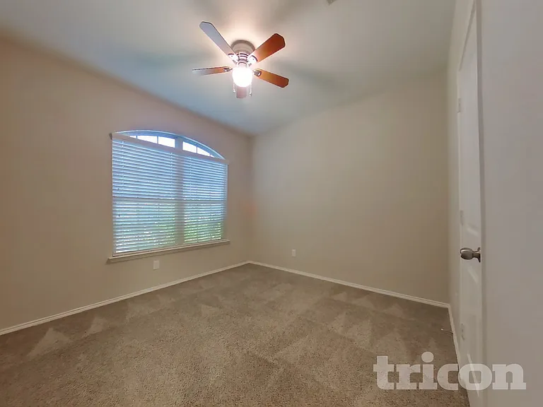 9129 Holliday Ln — Photo 11