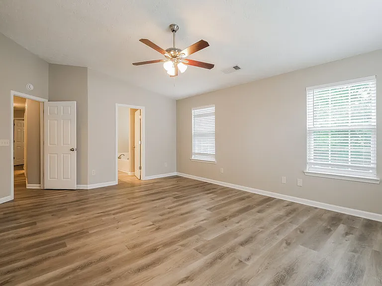 1304 Ivey Pointe Dr — Photo 11