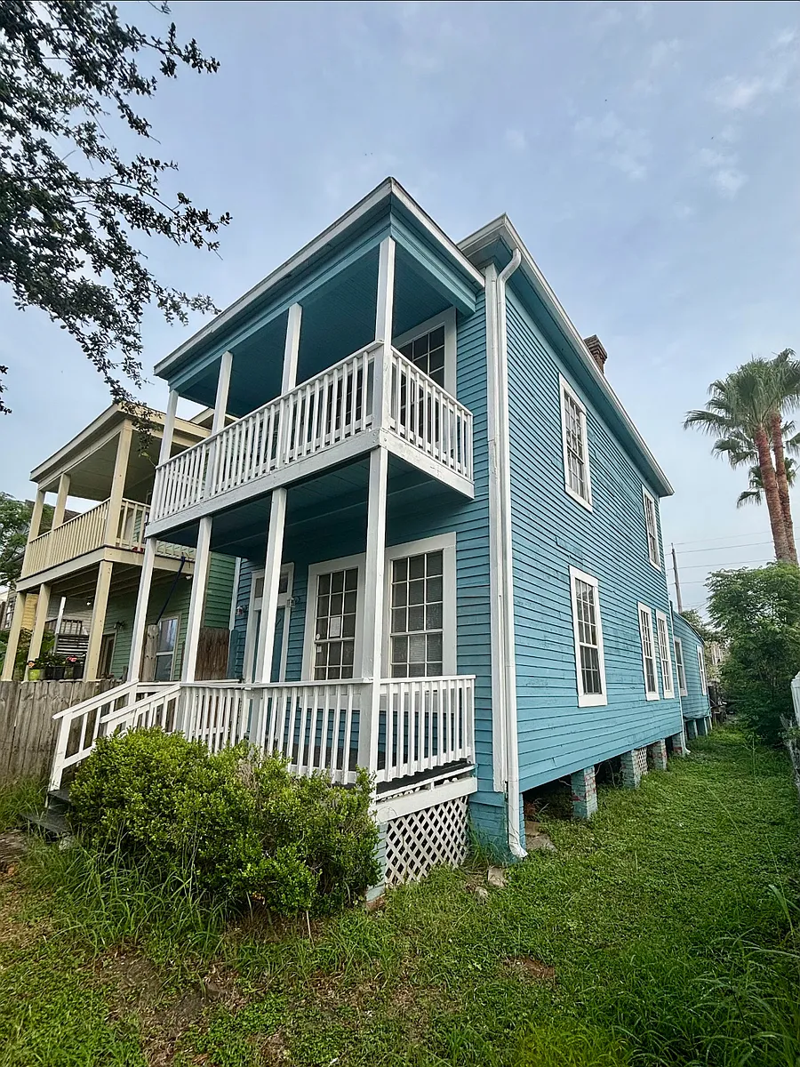 Building Photo - 3410 Sealy St