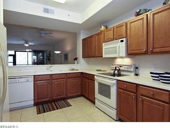 4th image of 20940 Island Sound Cir Unit 104