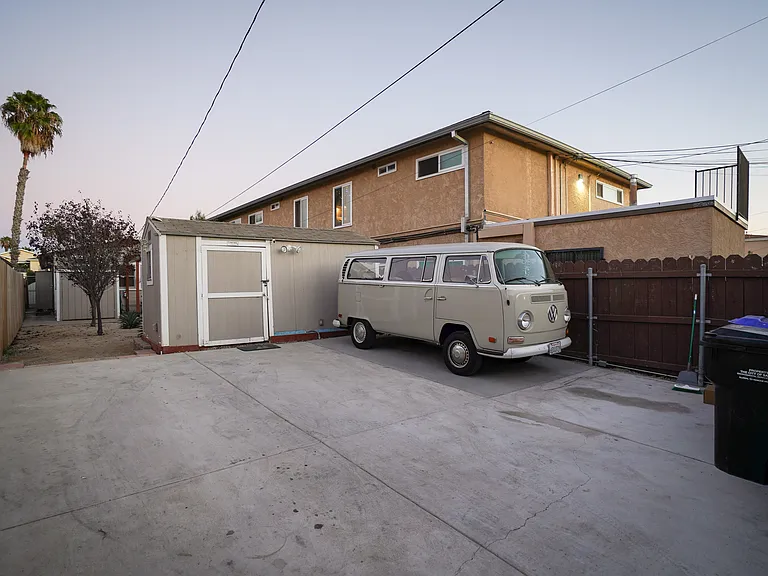 4062 Cherokee Ave — Photo 23