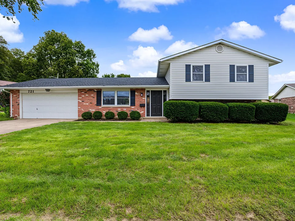 721 Hathaway Trl